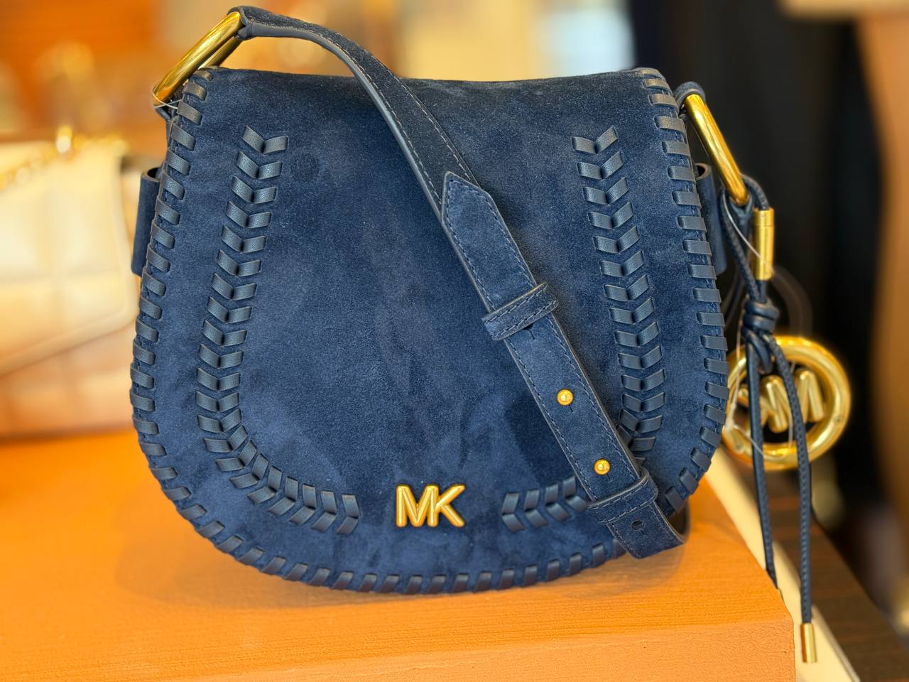 CROSSBODY JOSIE  MD  SADDLE FLAP MSGR