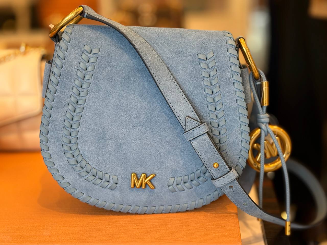 CROSSBODY JOSIE  MD  SADDLE FLAP MSGR
