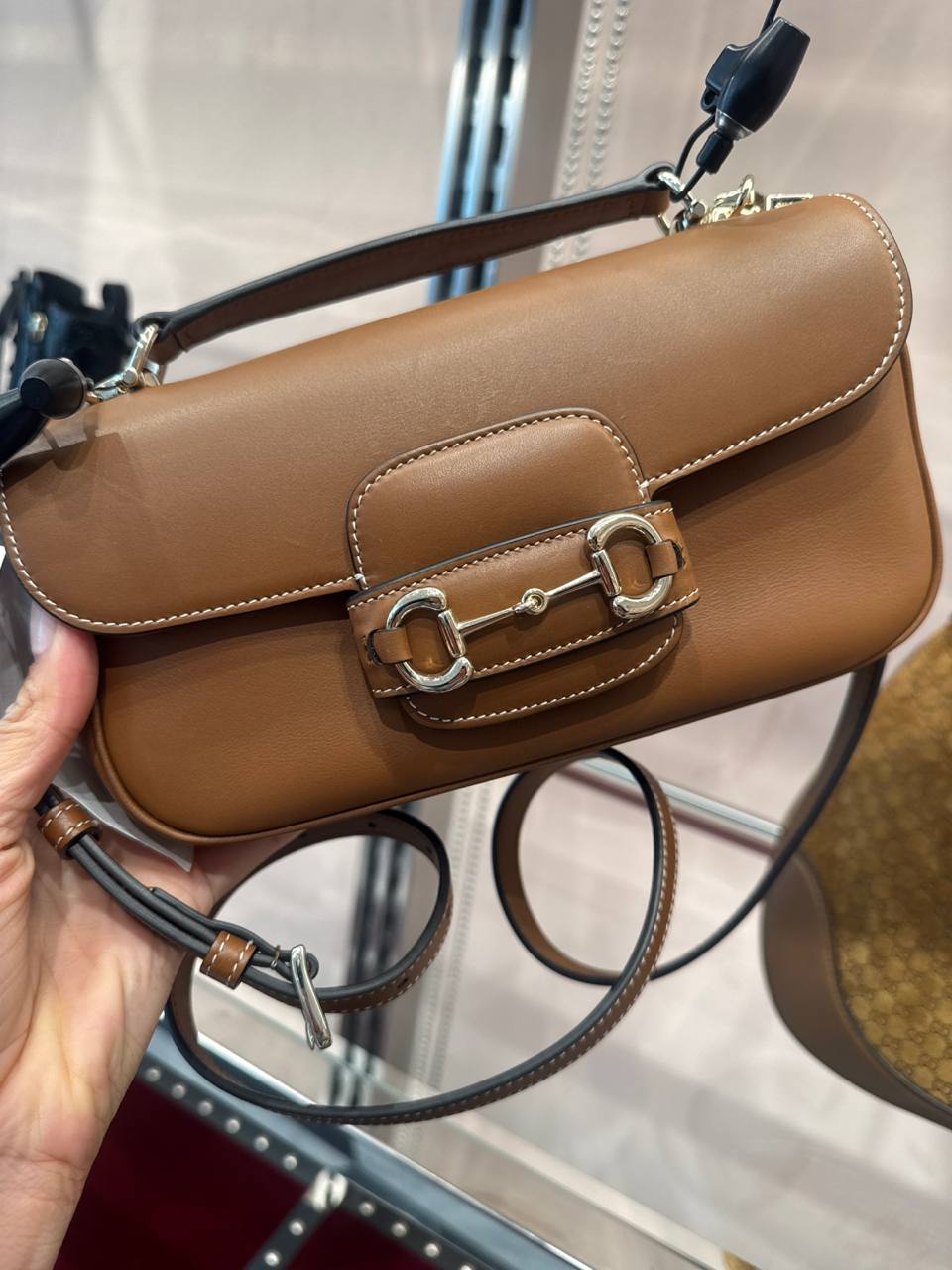 CROSSBODY