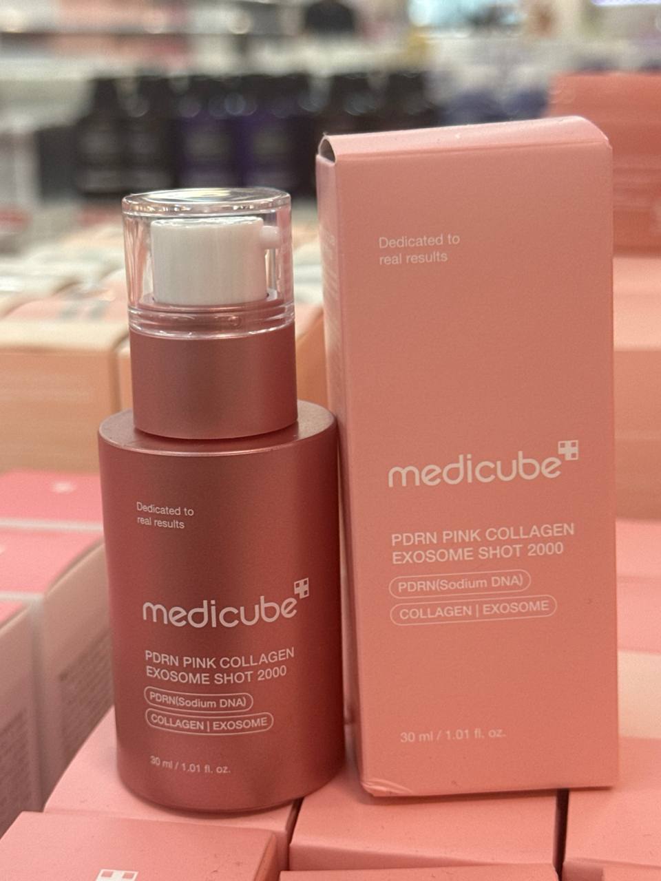 MEDICUBE PDRN PINK COLLAGEN EXOSOME SHOT 2000 - é um tratamento facial que serve para regenerar e fortalecer a pele, melhorar firmeza, elasticidade e textura, hidratar profundamente e revitalizar a pele cansada. Com PDRN, colágeno e exossomos, é ideal pa…