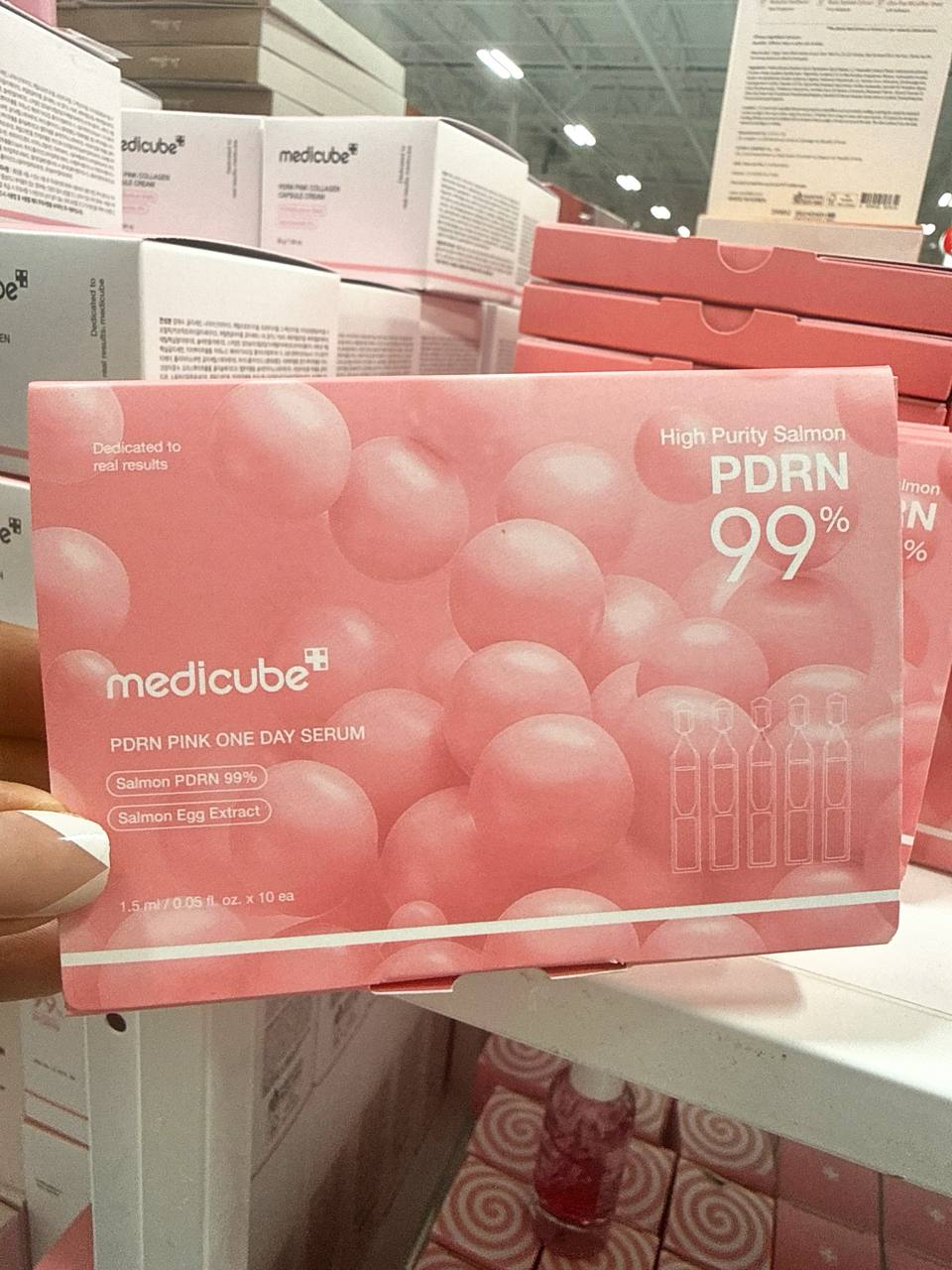 Medicube PDRN Pink One Day Serum. É um tratamento intensivo em ampolas individuais de alta performance