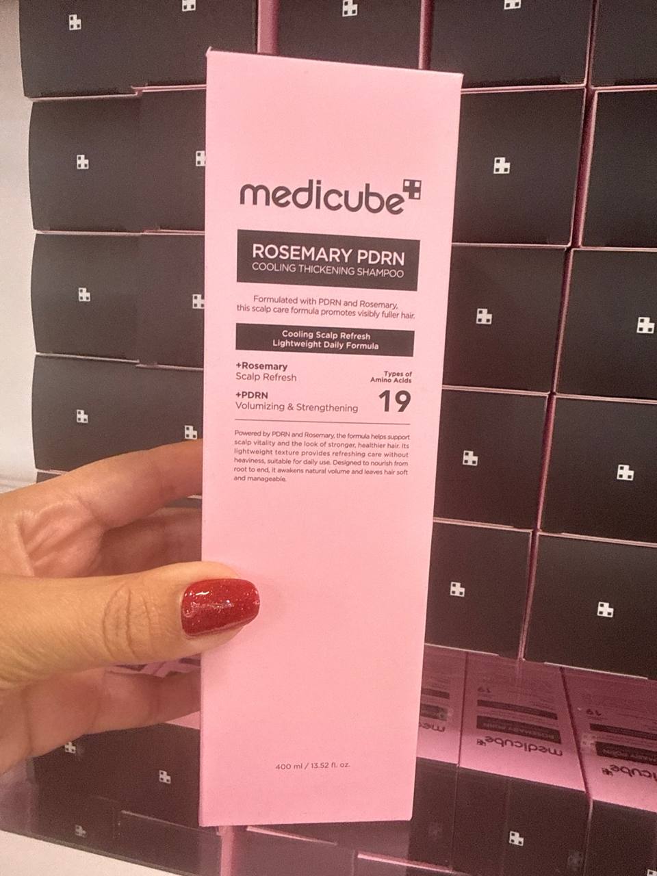 Shampoo medicube Rosemary PDRN Hair & Scalp Conditioner, formulado com PDRN