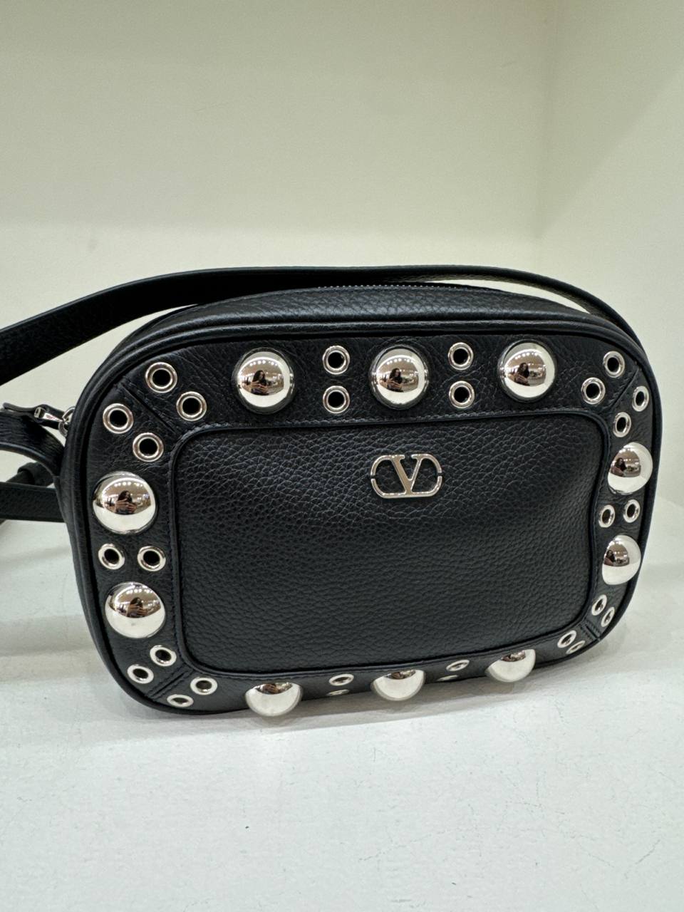 CROSSBODY