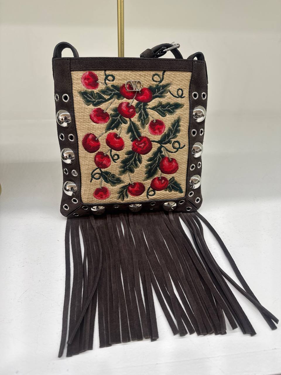 CROSSBODY