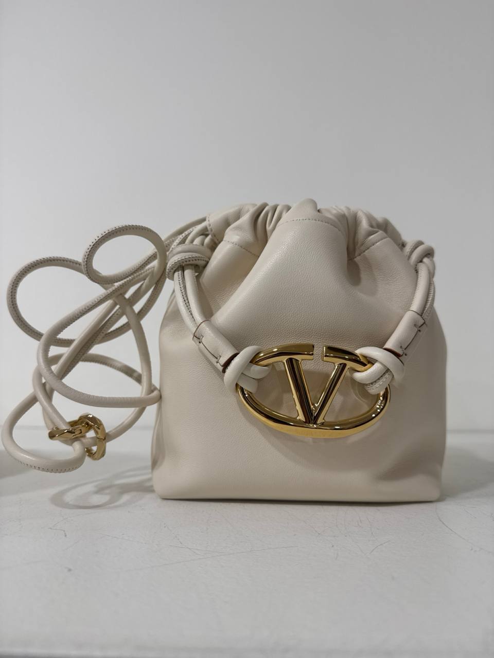 CROSSBODY