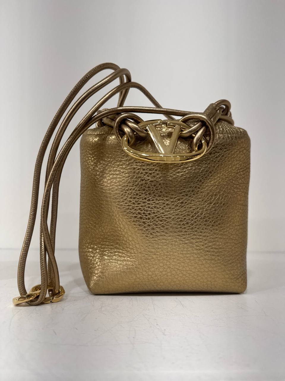 CROSSBODY