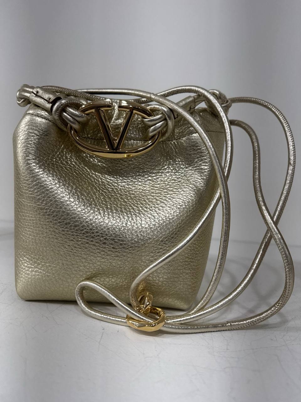 CROSSBODY