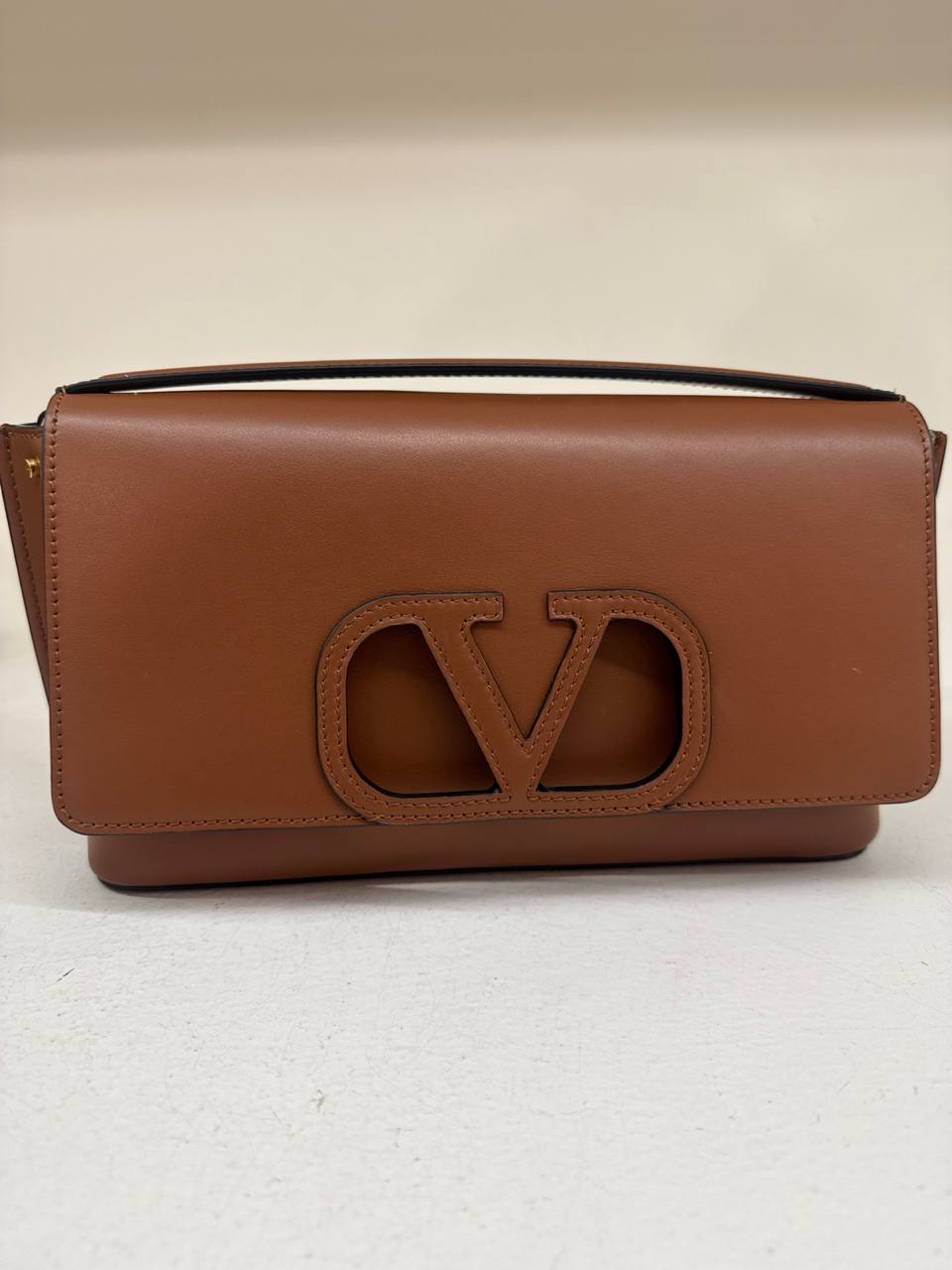 CROSSBODY