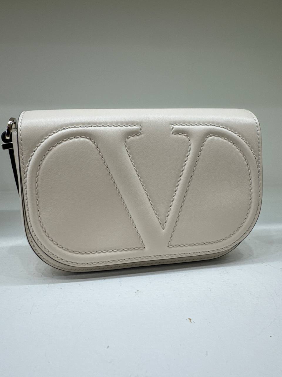CROSSBODY