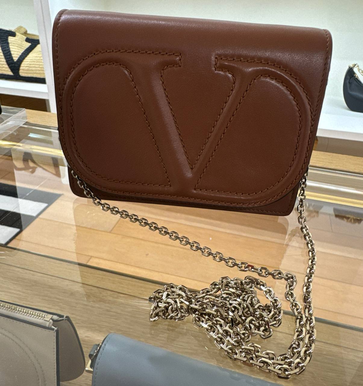crossbody não cabe iPhone pro max alça de corrente