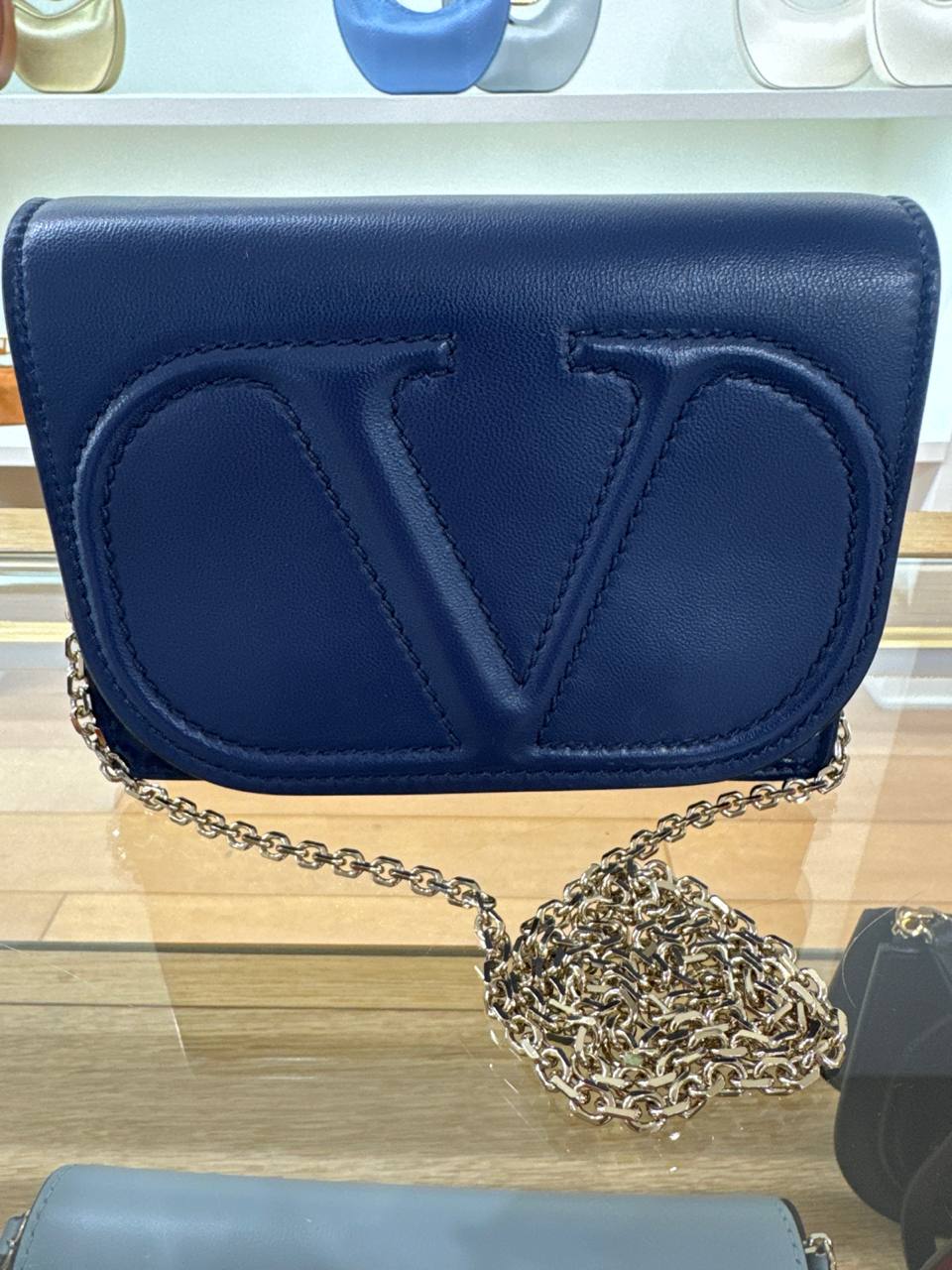 crossbody não cabe iPhone pro max alça de corrente