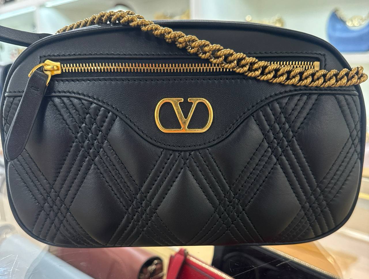 CROSSBODY