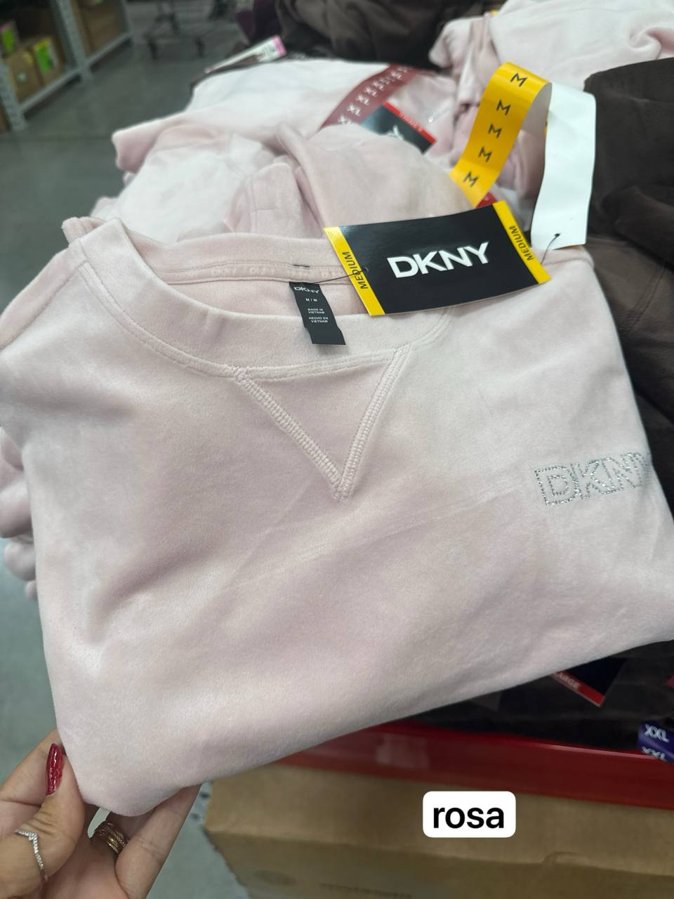  Blusa veludo DKNY