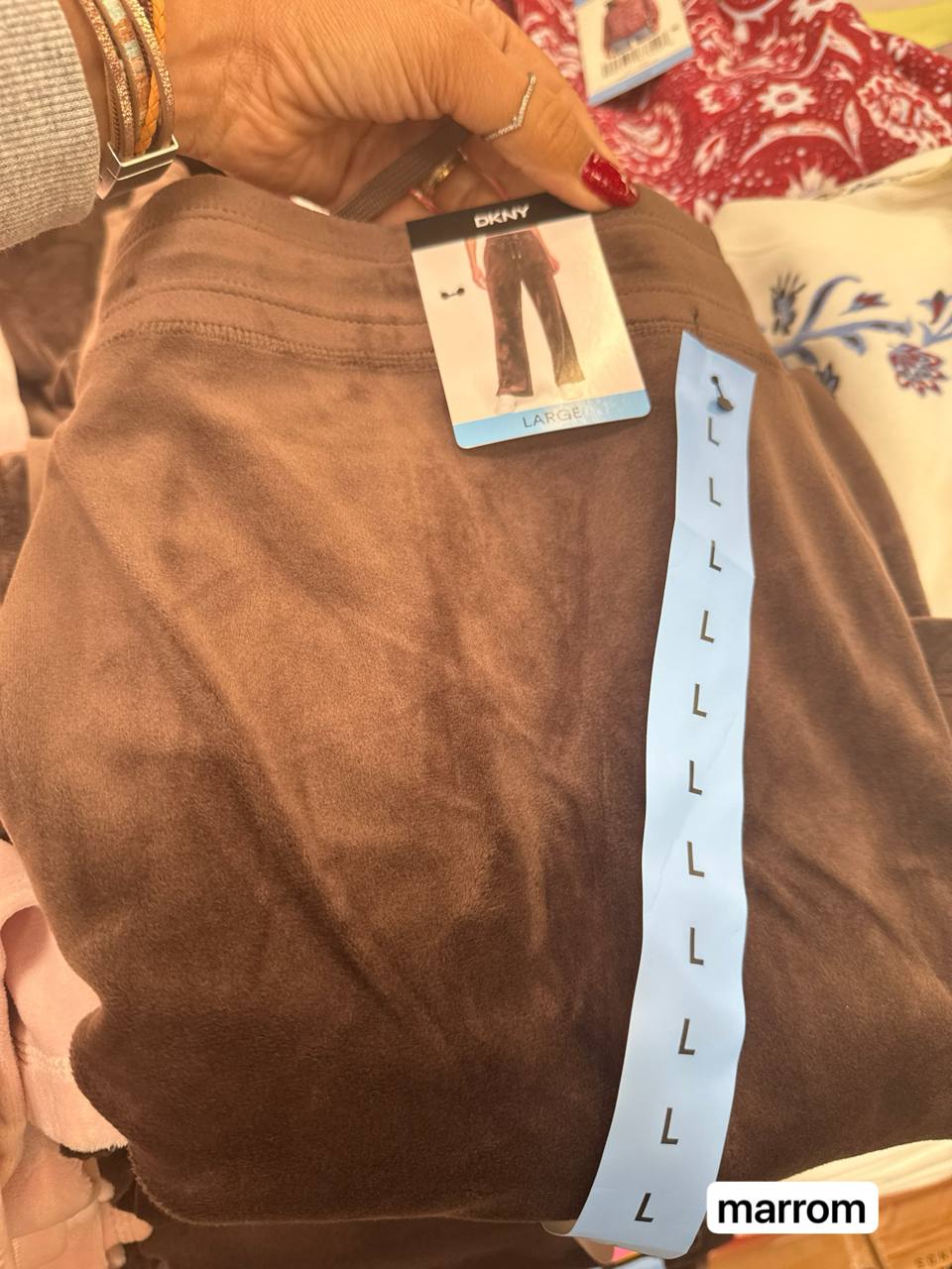  calça  veludo DKNY