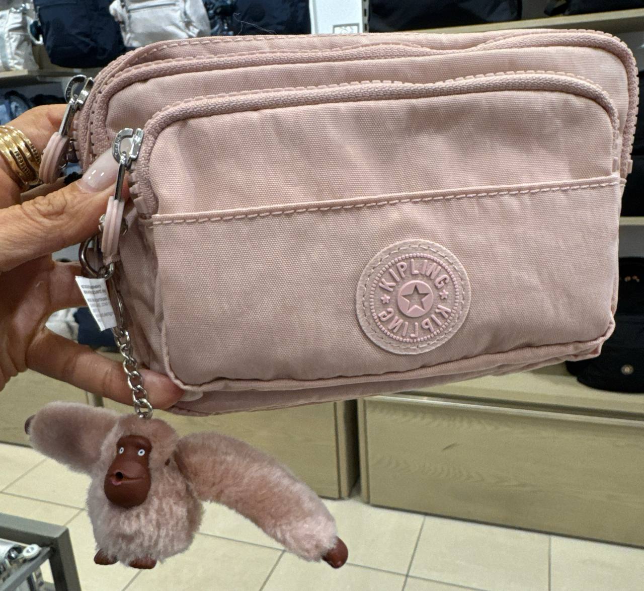 MERRYL vira pochete e acompanha alça transversal
