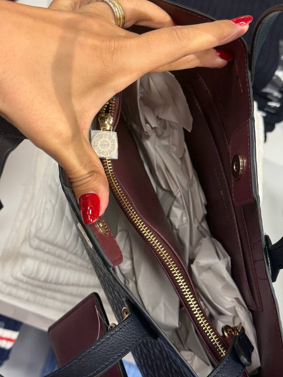bolsa  media    com alça extra transversal e porta moeda