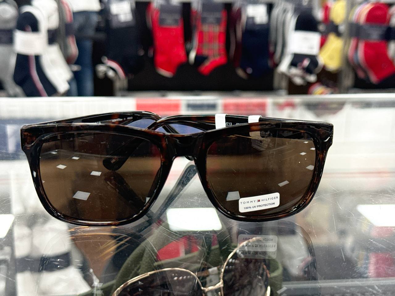 Óculos de sol com case