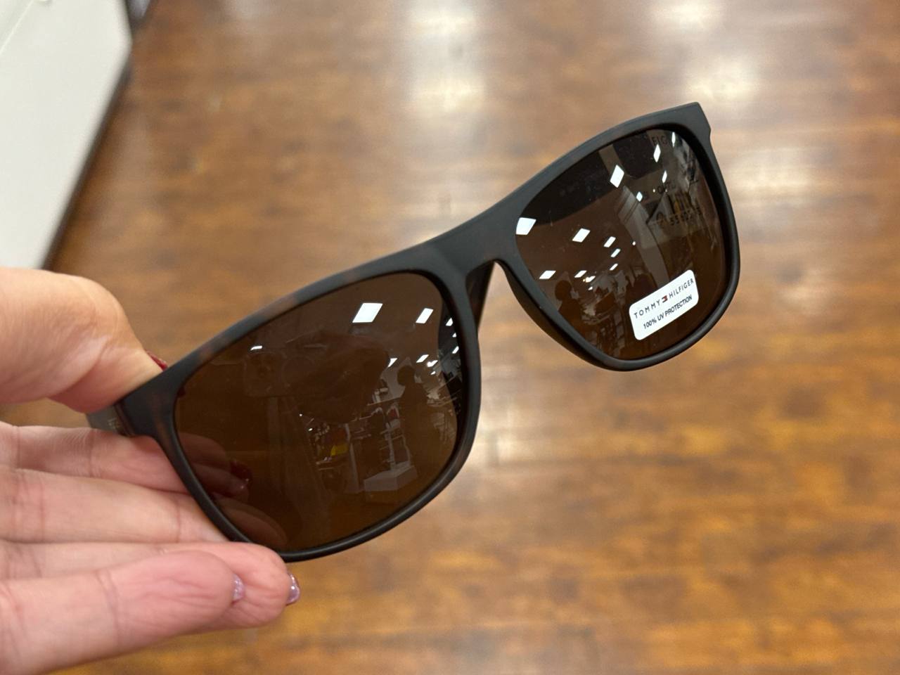 Óculos de sol com case