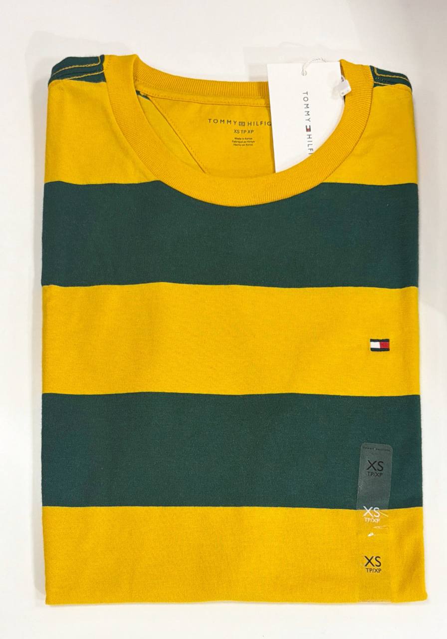 Camiseta Regular Fit Gola U
