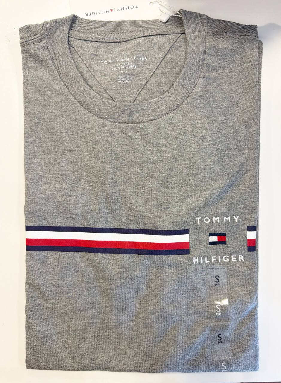 Camiseta Regular Fit Gola U