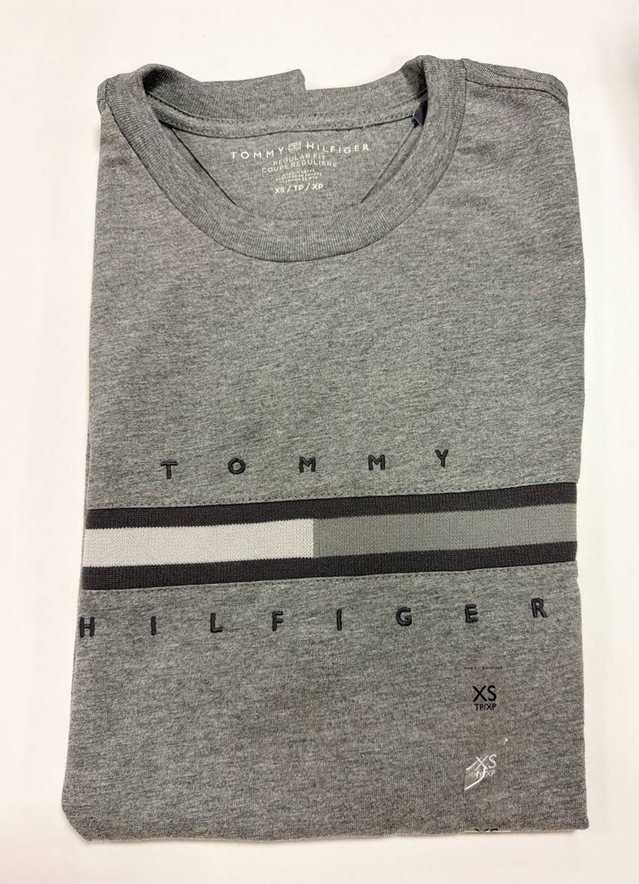 Camiseta Regular Fit Gola U