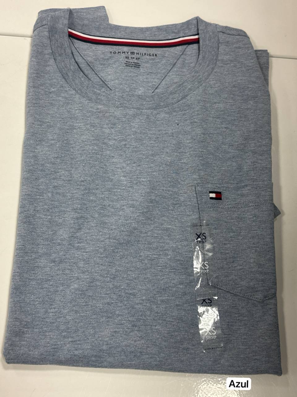 Camiseta regular fit com bolso