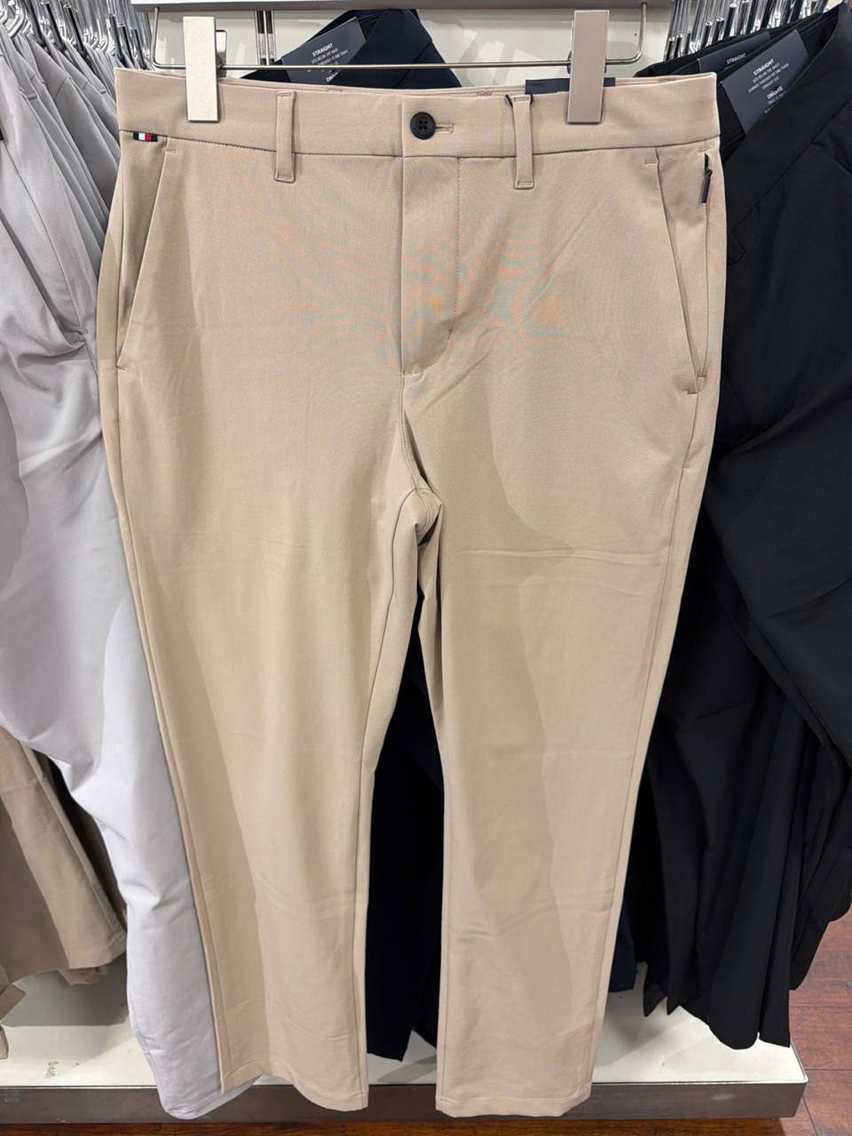 Calça de Nylon com bolso faça e zíper invisível elástico interno na cintura