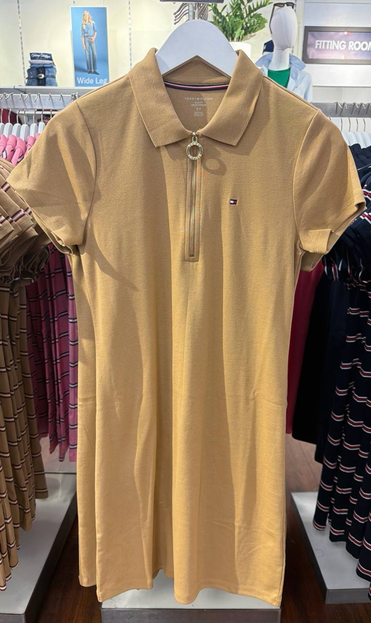 Vestido com gola polo