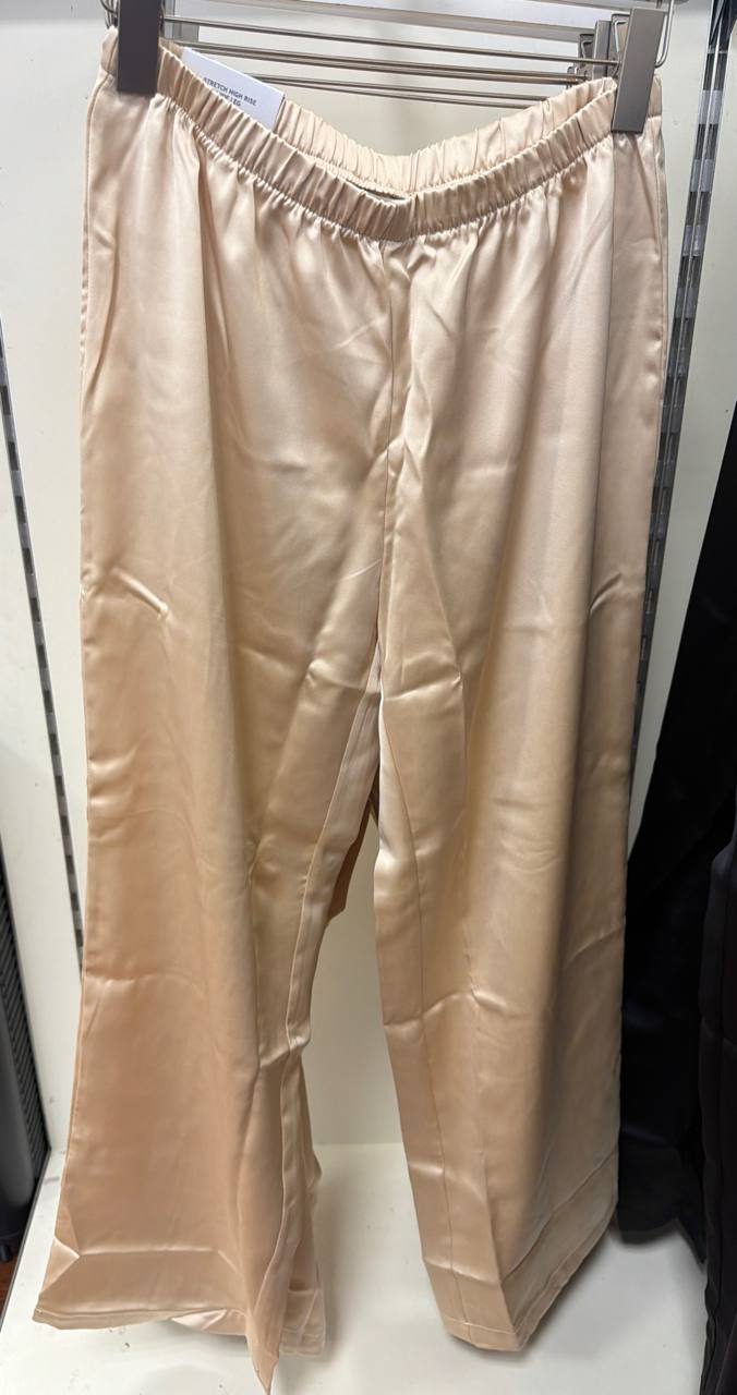 Calça  Acetinada