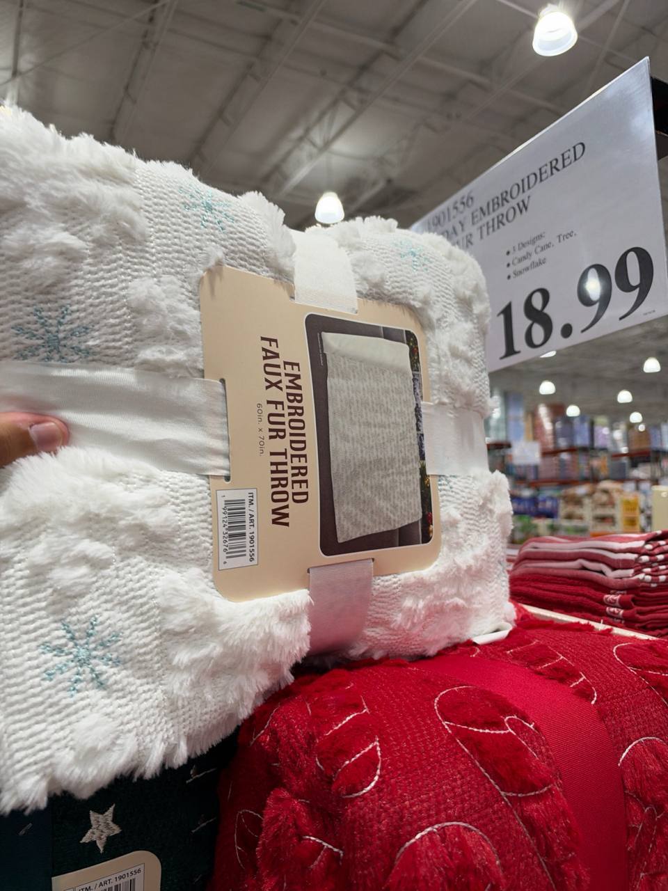 Costco - Holiday Throw