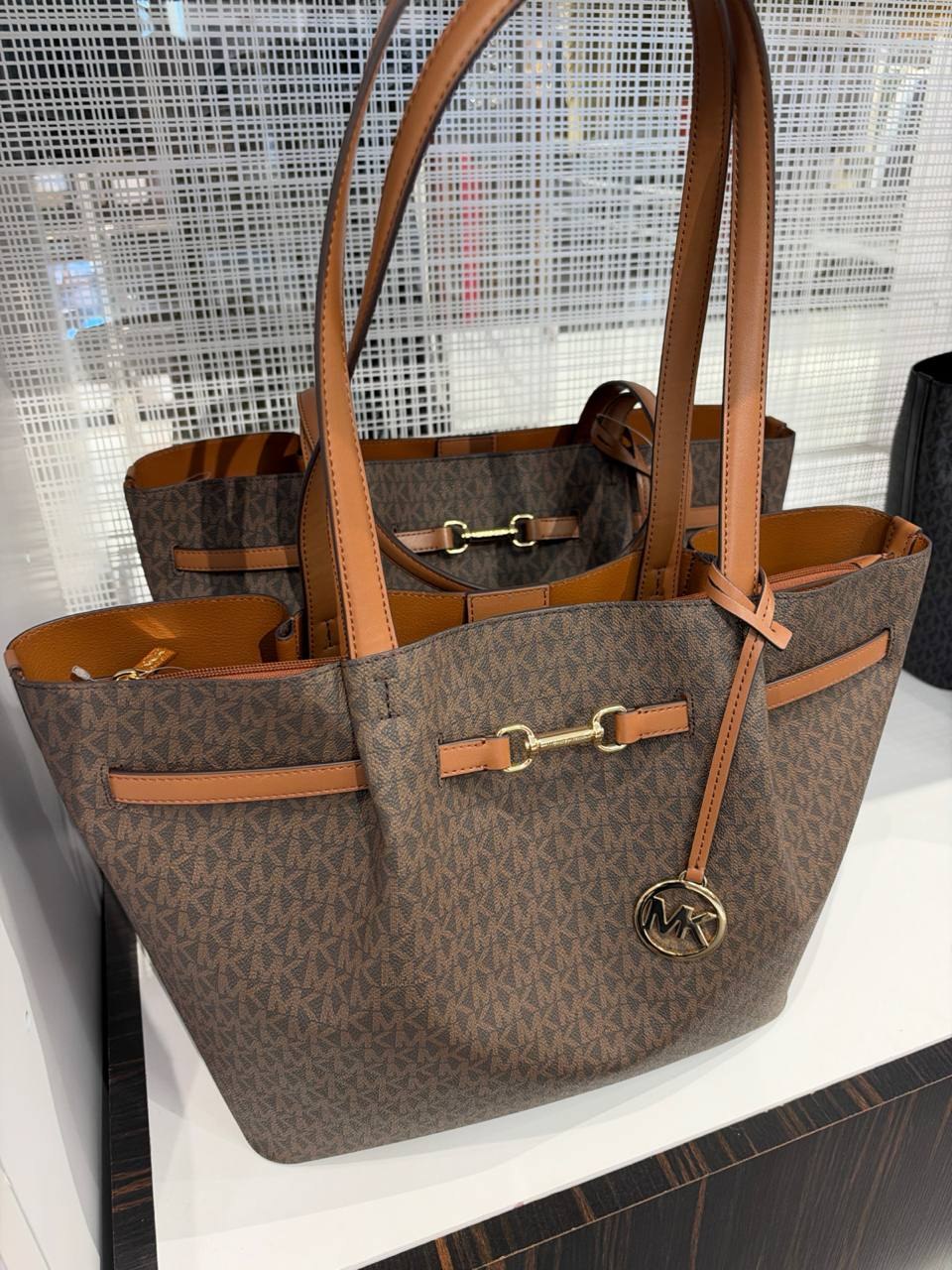 Mk - Bolsa Carson Handbag (Large)