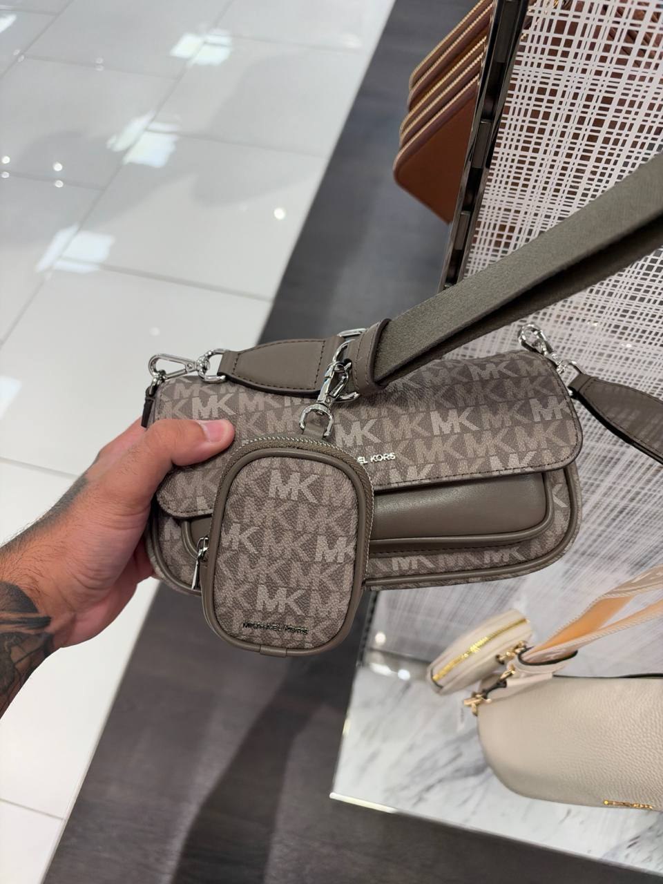 Mk - Bolsa Jetset travel crossbody
