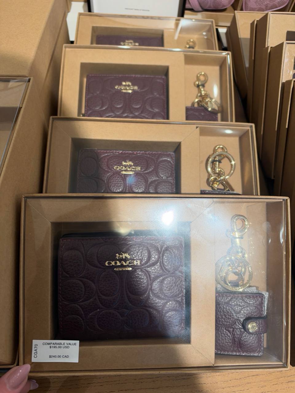 Coach - Set Carteira e Charm