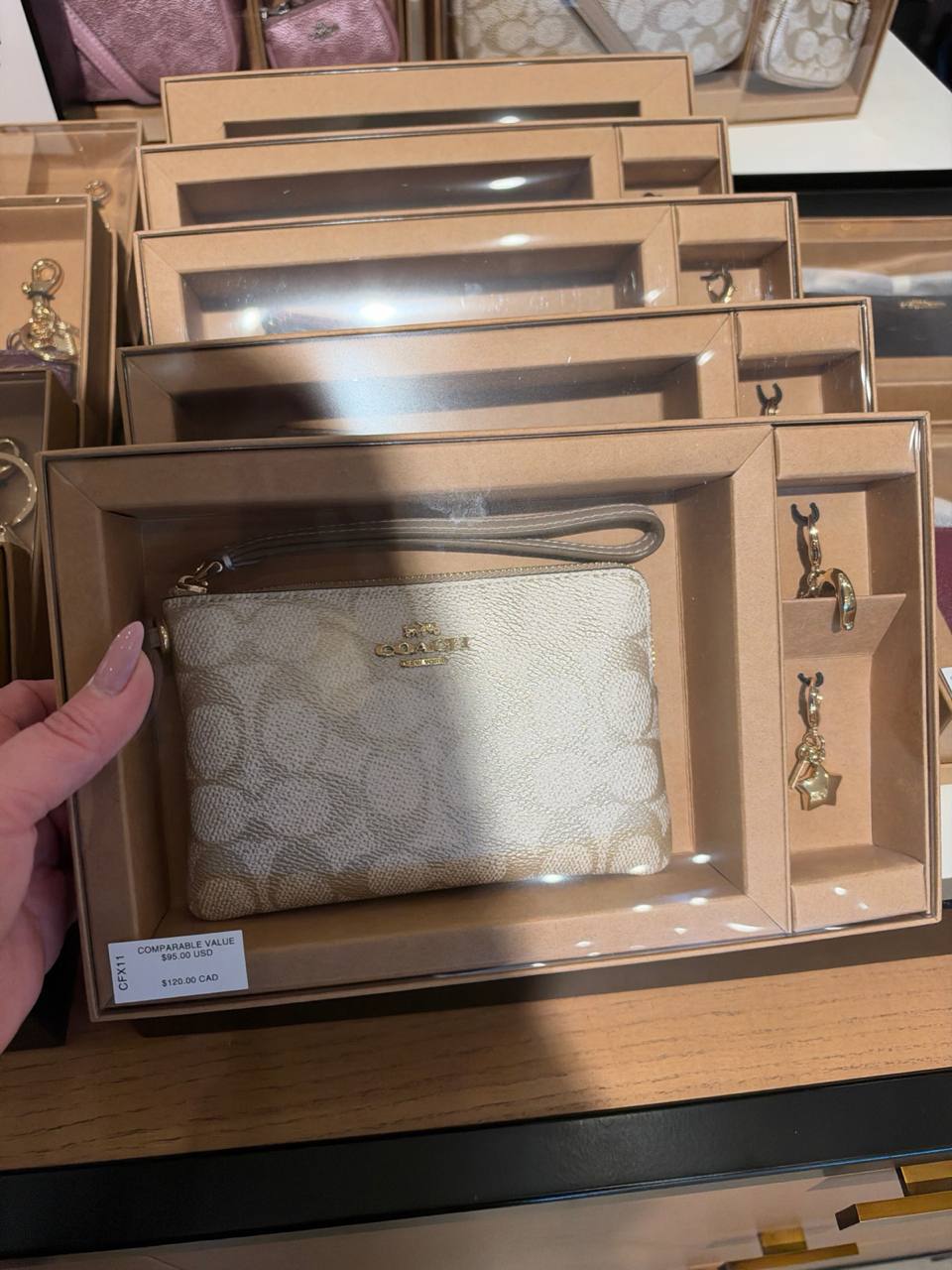 Coach - Set Carteira e Charm