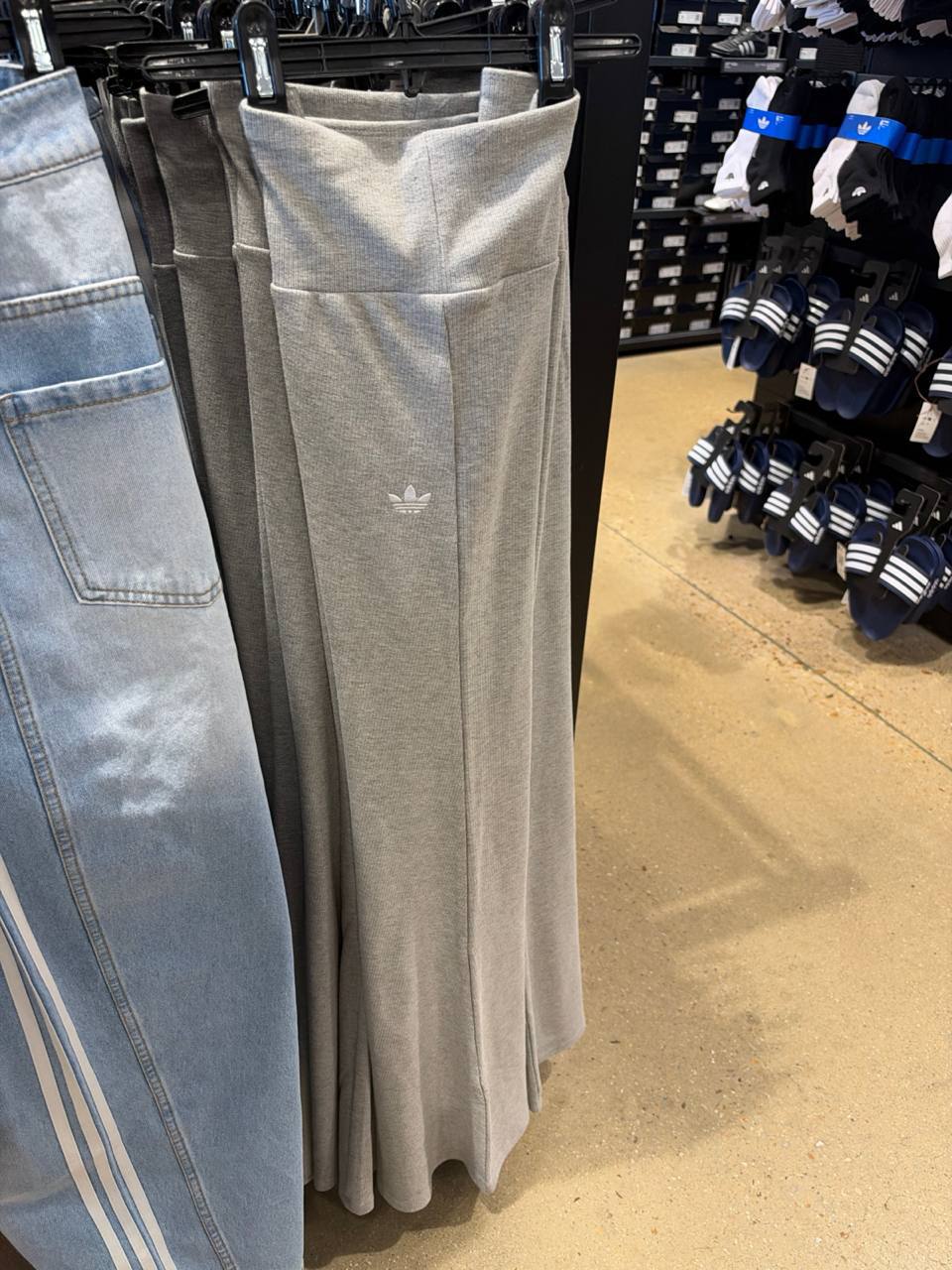 Adidas Fem - Calça