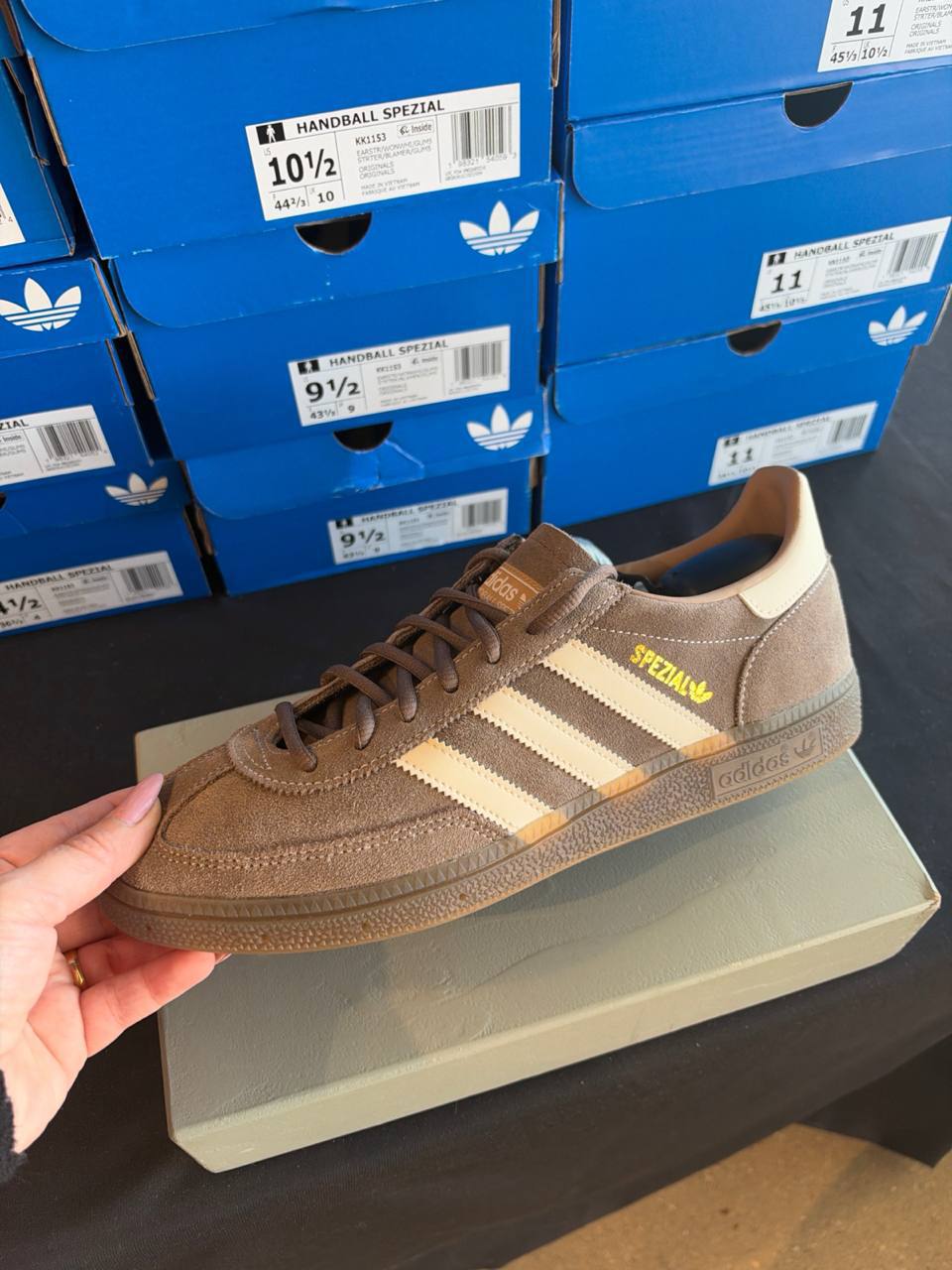 Adidas - Tenis